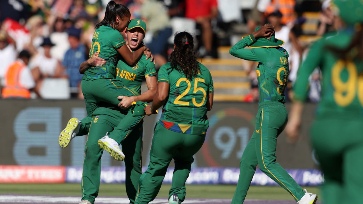 Womens T20 World Cup 2023 Khaka Brits Star As South Africa Beat England By 6 Runs To Qualify 3675