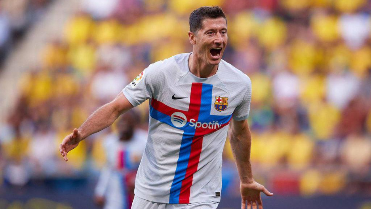 Robert Lewandowski Rues Barcelona's Close Defeat Against Manchester United