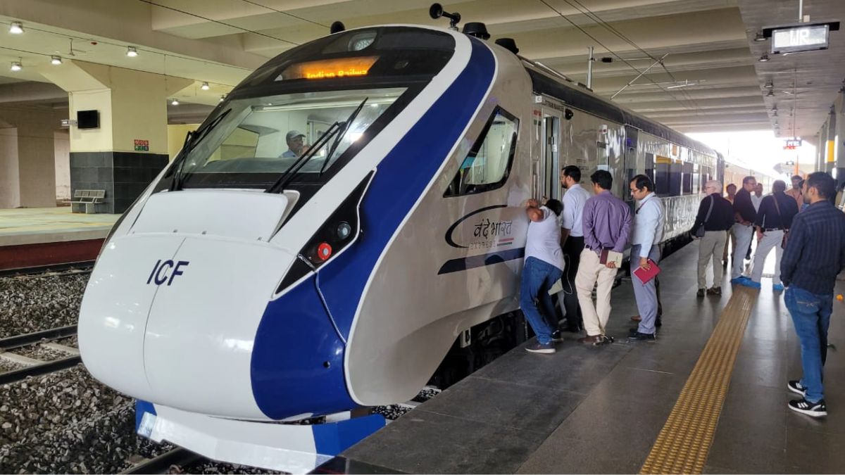 Vande Bharat Express In Bengaluru Faces Stone Pelting, Windows Damaged