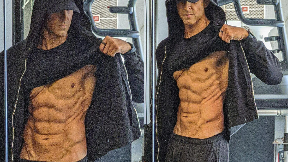Hrithik Roshan's 8-Pack Abs Gets The Internet Drooling, Social