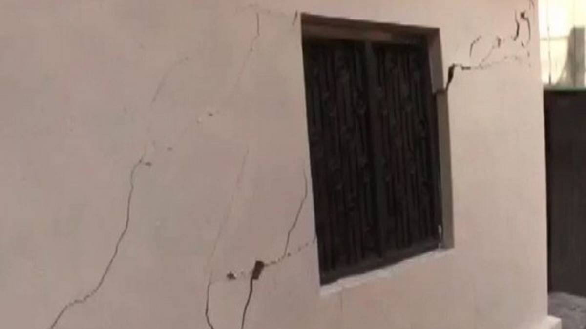 Uttarakhand Town In Panic, Families Flee Their Homes Why Walls Are Cracking In Joshimath