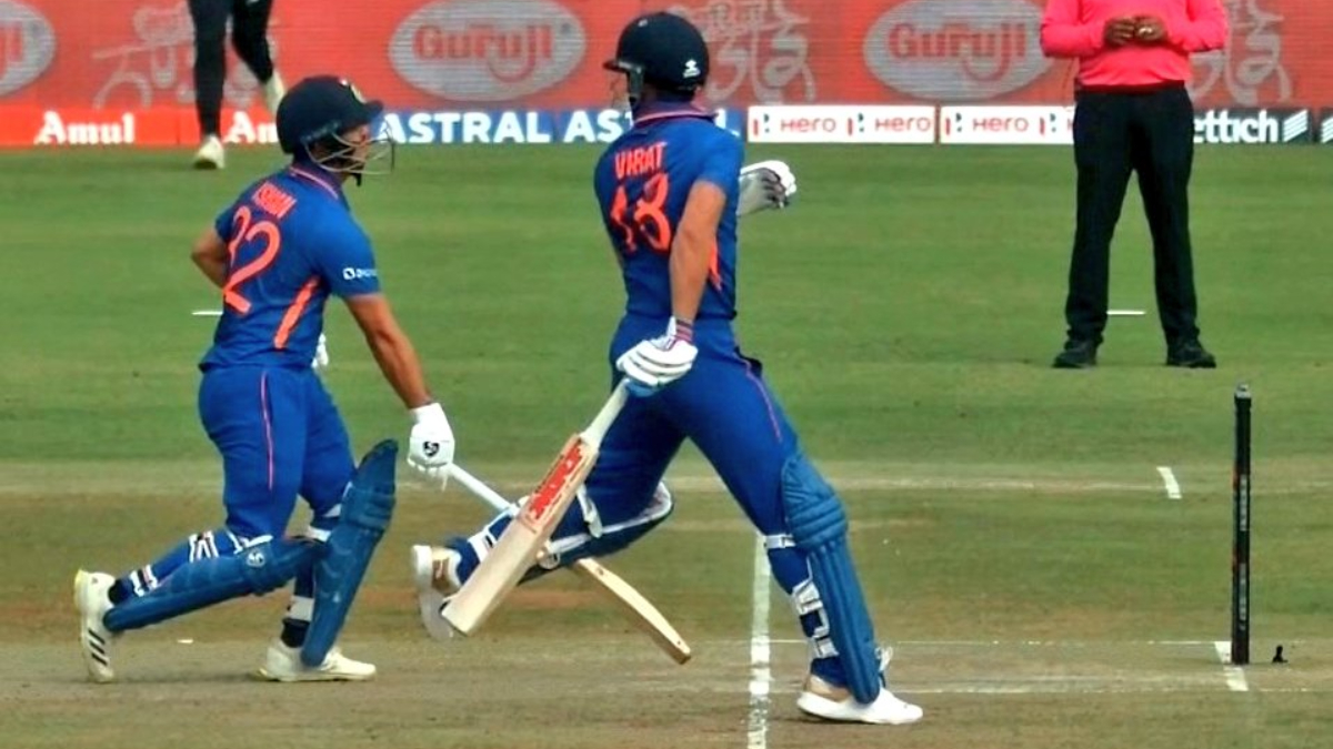 ind-vs-nz-ishan-kishan-sacrifices-his-wicket-for-virat-kohli-in-3rd-odi-watch-video
