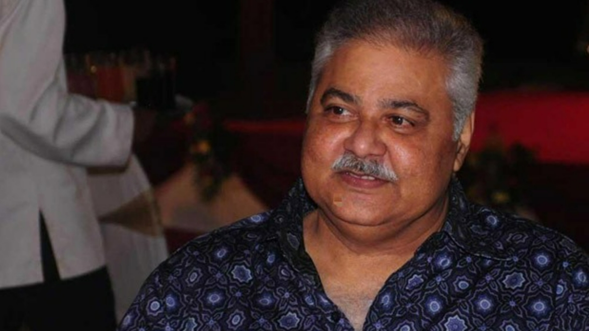 satish-shahs-reaction-to-heathrow-airport-staffs-how-can-he-afford-firstclass-ticket-gets-netizens-saying-epic-reply