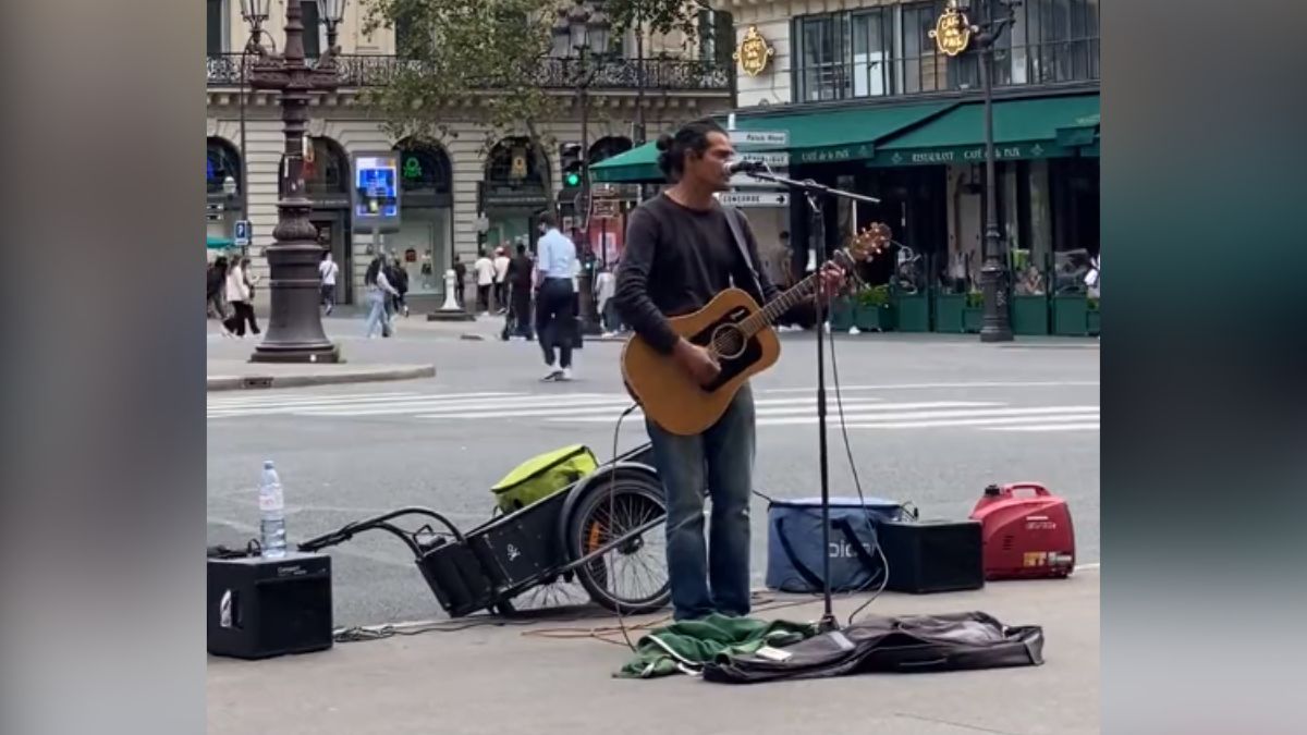 Video Of Street Performer Singing Lata Mangeshkar S Ajeeb Dastan Wins   Ajeebdastan1674991312722 