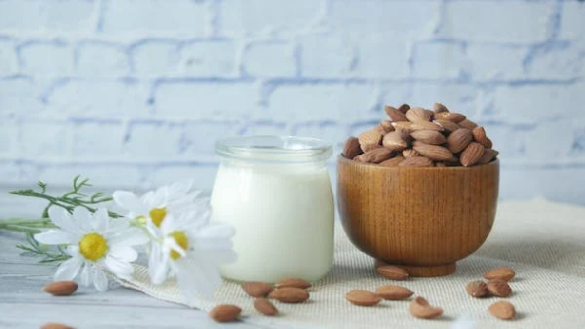 5 Benefits Of Using Almond Milk For Soft And Smooth Skin