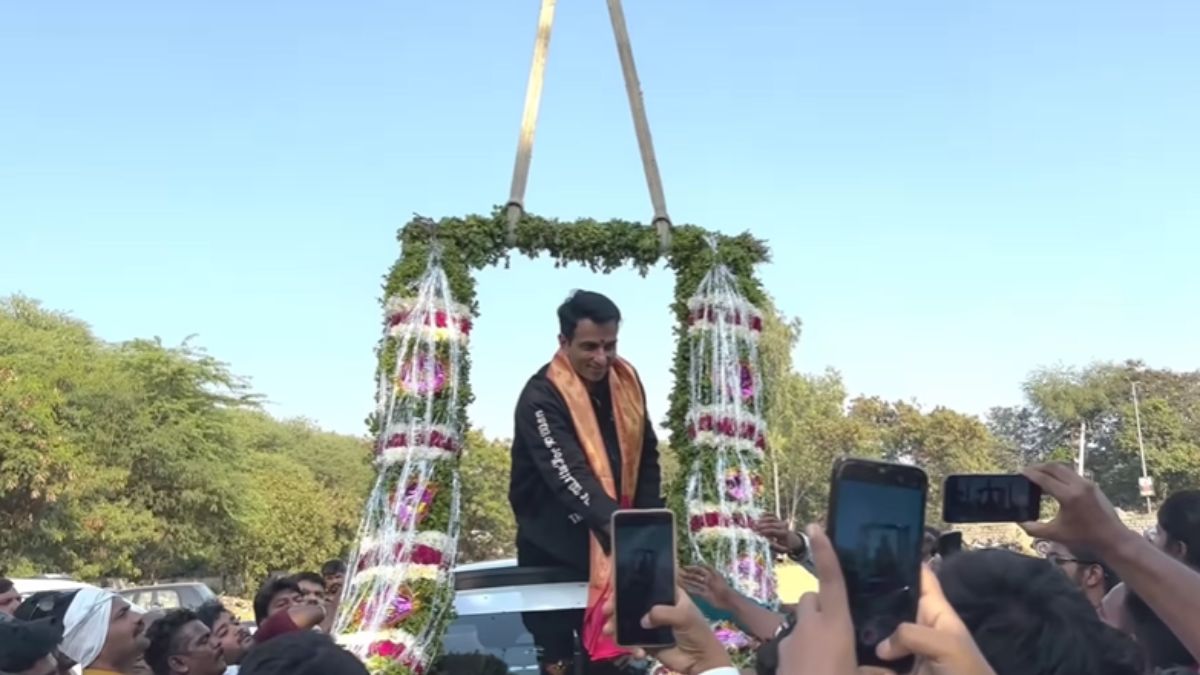 Sonu Sood’s Well-Wishers Showers Him With Roaring Welcome At Temple Built In His Honor In Telangana | Watch