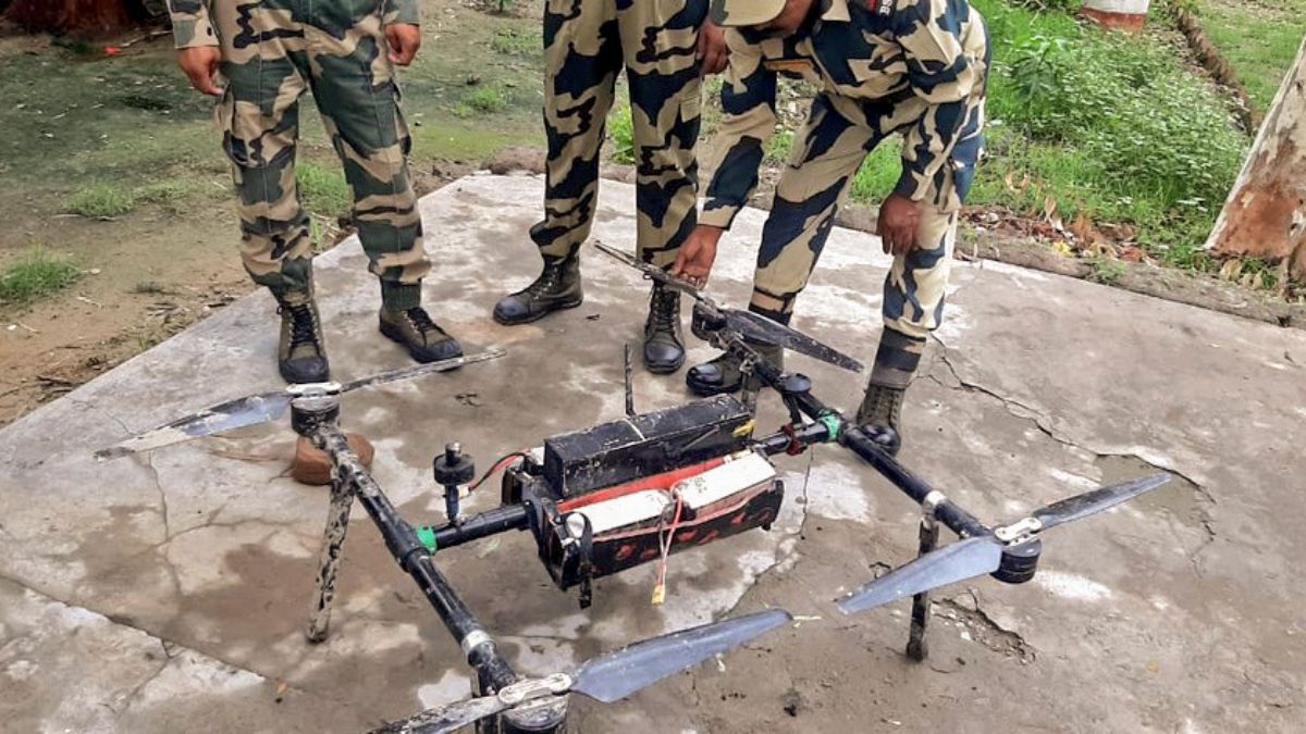 Border Security Force Recovers 2.3 Kg Drugs Dropped By Drone Near ...