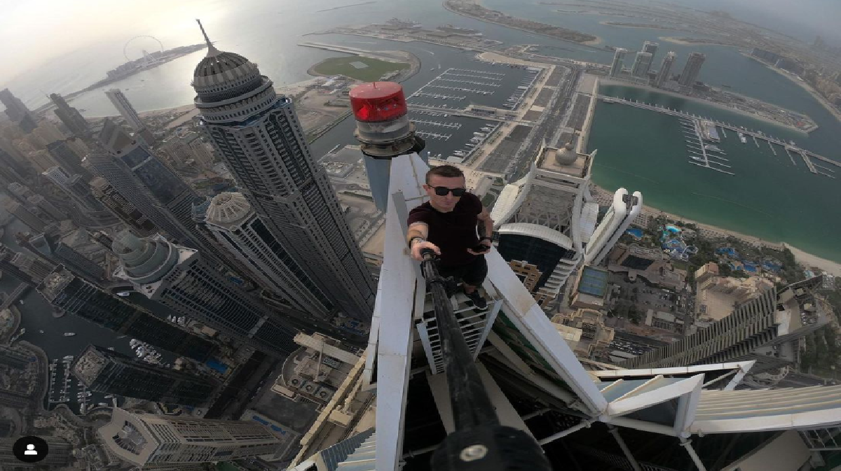 french-daredevil-remi-lucidi30-falls-to-his-death-from-68th-floor-of-highrise-building-in-hong-kong