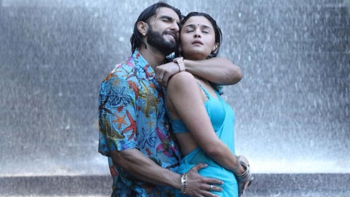rocky-aur-rani-kii-prem-kahaani-twitter-review-story-release-date-alia-ranveers-family-entertainer-approved-by-netizens-fans-say-kjo-weaves-magic