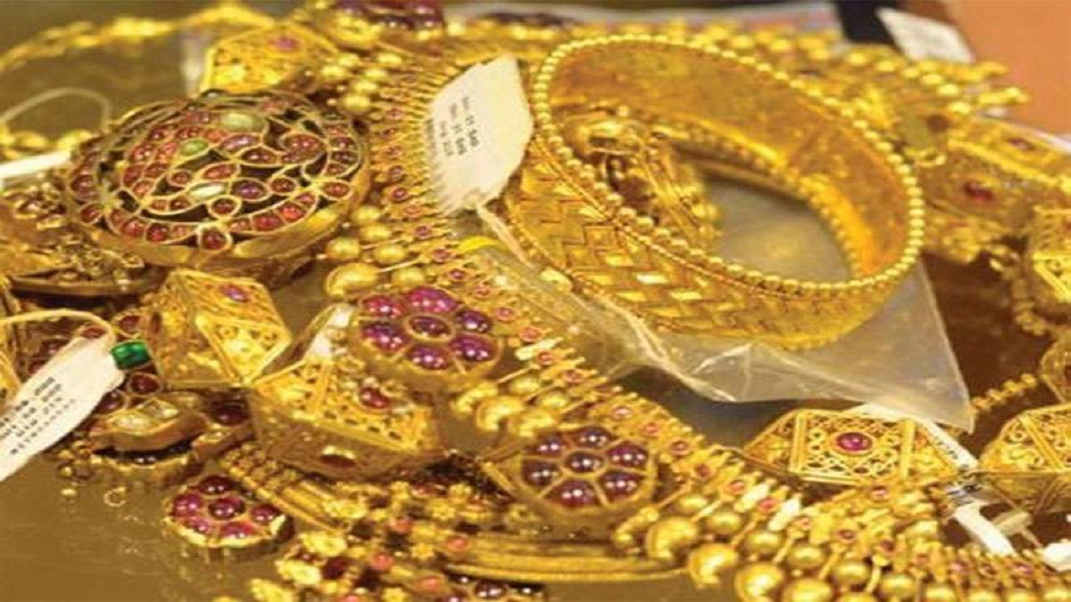 Gold Price Today: Gold Prices Fall In India, Check Price Of Precious ...