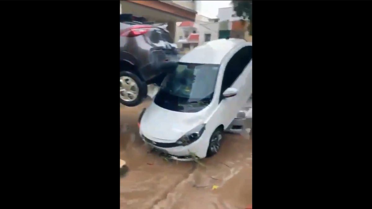 gujarat-weather-heavy-rain-junagadh-car-pile-up-extremely-heavy-rainfall-monsoon