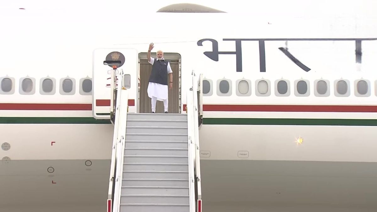 Pm Modi Begins Two Day Visit To France Defence Talks Bastille Day Celebrations In Focus