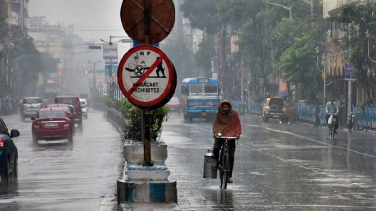 Delhi NCR Weather Updates: Heavy Rains In Delhi, Noida, Gurugram Cause ...