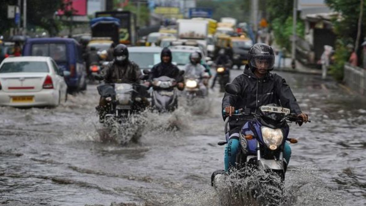 weather-updates-heavy-rains-batter-gujarat-yamuna-breaches-danger-mark-in-delhi-orange-alert-issued-in-maharashtra-imd-forecast