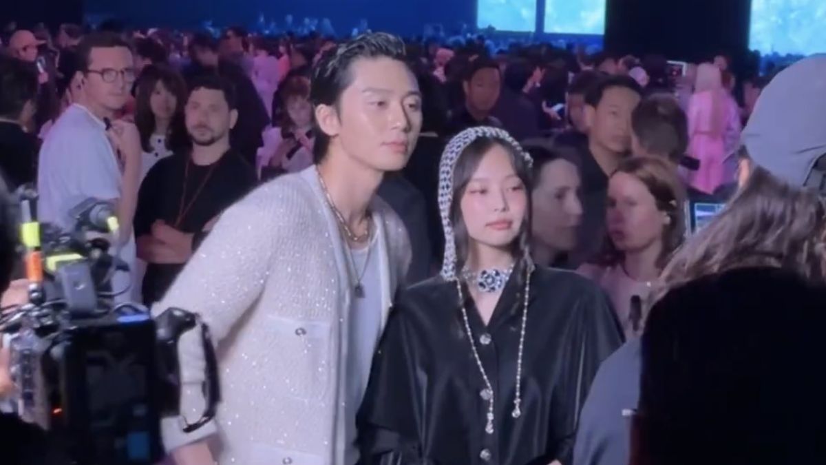 Jennie From Blackpink Does Gladiator Glam at the Chanel Show in Tokyo   Fashionista
