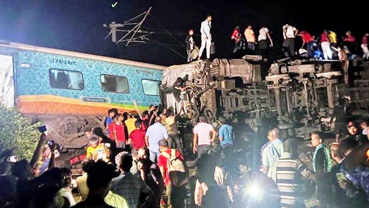 odisha-train-crash-heard-till-5-km-accident-site-echoed-with-painful