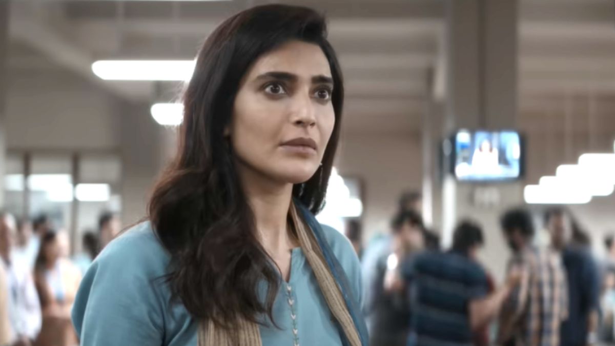 Karishma Xnxxs - Scoop Review: Karishma Tanna Shines In Riveting Account Of Crime Reporter's  Battle, Marking A Career Highlight