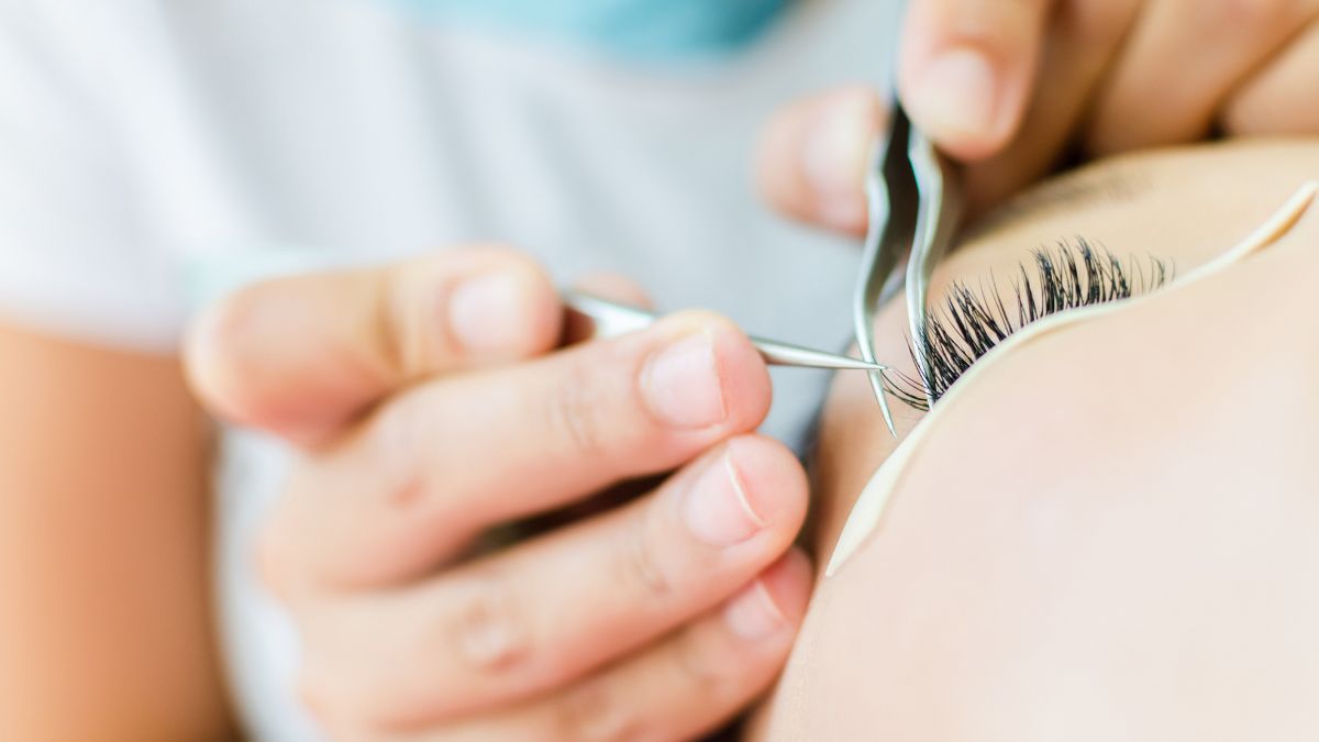 castor-oil-to-aloe-vera-4-diy-remedies-to-grow-thick-eyebrows-quickly