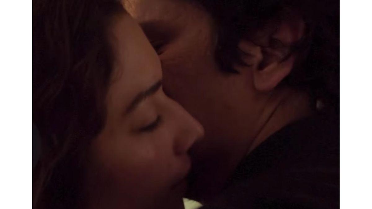 Vijay Full Sex - Tamannaah Bhatia, Vijay Varma's Intense Kissing Scene From 'Lust Stories 2'  Goes Viral