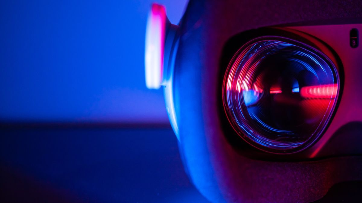 whatsapp-is-testing-support-for-meta-quest-ar-vr-headset-on-android-know-what-it-means