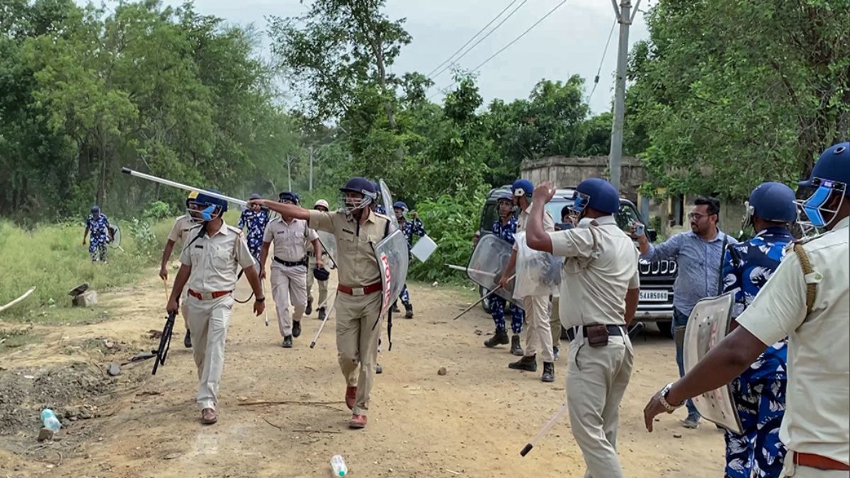 West Bengal Panchayat Polls: Four Injured Critically In Gun-Battle At ...