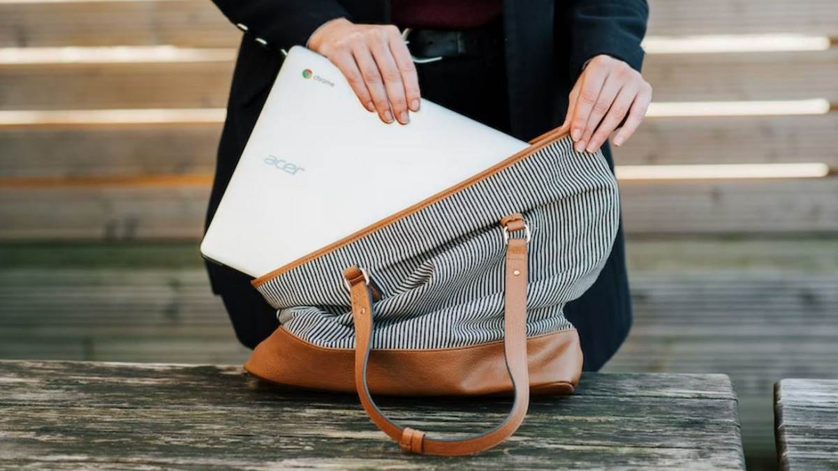 Laptop Bags for Women: Customer Favourites: 7 Best Laptop Bags for Women in  India (2023) - The Economic Times