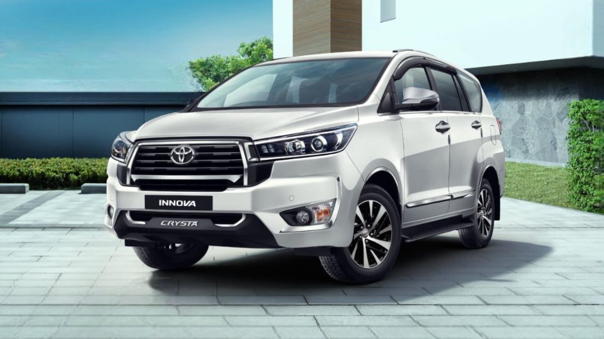 Toyota Innova Crysta 2023 Reintroduced With Only Diesel Engine Option ...