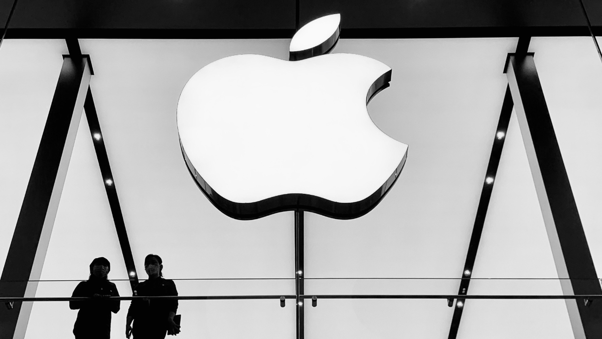 apple-ceo-tim-cook-favoured-ops-teams-decision-for-early-launch-of-mixed-reality-headset-story-so-far