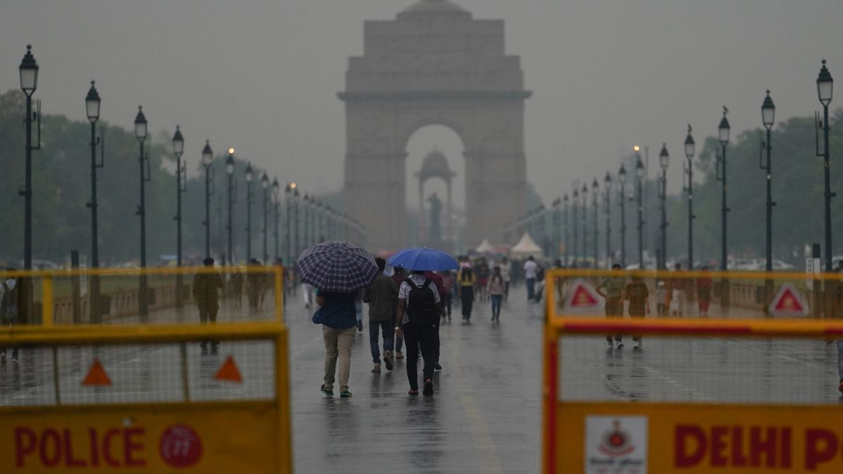 Weather Update Delhi Ncr Wakes Up To Rain Thunderstorm Imd Predicts Dust Storm Today