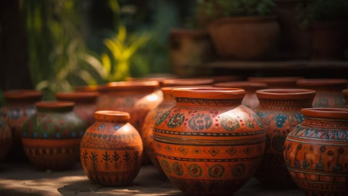 5 Amazing Benefits Of Drinking Water From Earthen Pots