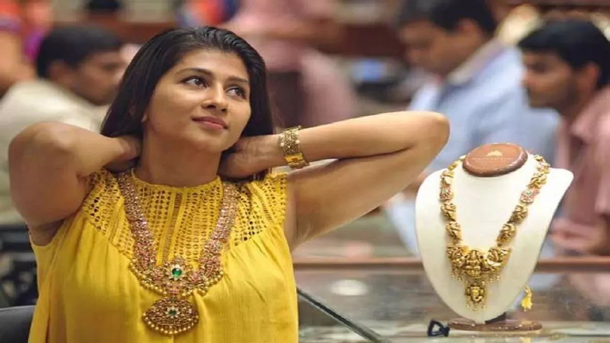 Gold Rate Today Gold Price Falls Further In India Check Price Of 