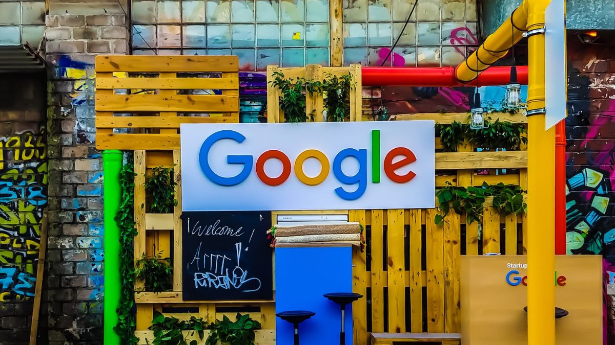 google-aims-to-help-youtubers-find-video-ideas-using-new-palm-2-ai-language-report