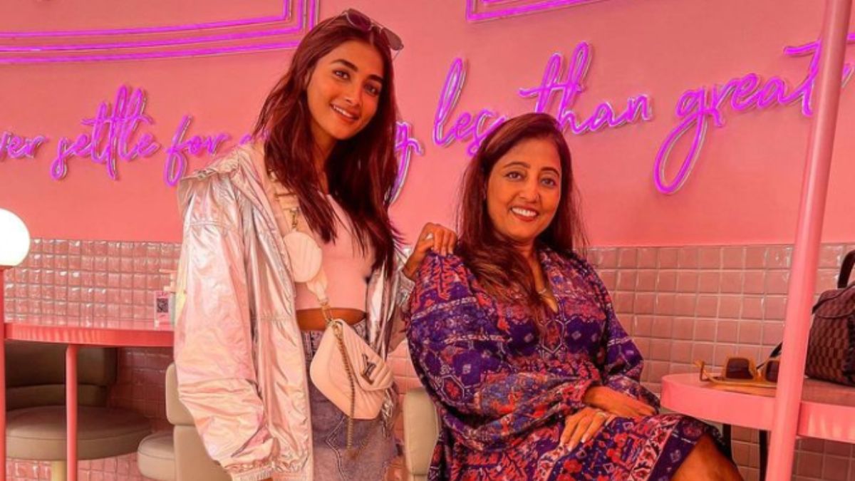 pooja-hegdes-mother-reveals-her-daughters-top-3-best-onscreen-jodi-looks-find-out-who-they-are