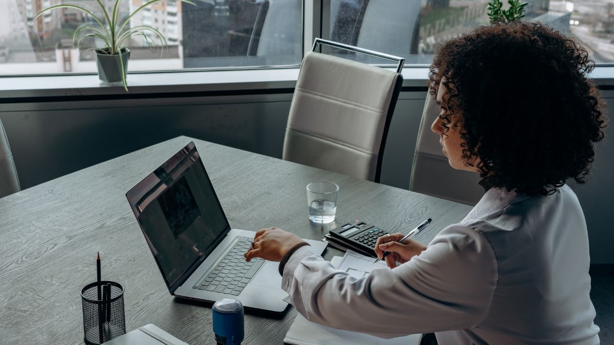 Getting Cold Feet While Dating? 5 Signs That You Might Not Be Ready For A Relationship