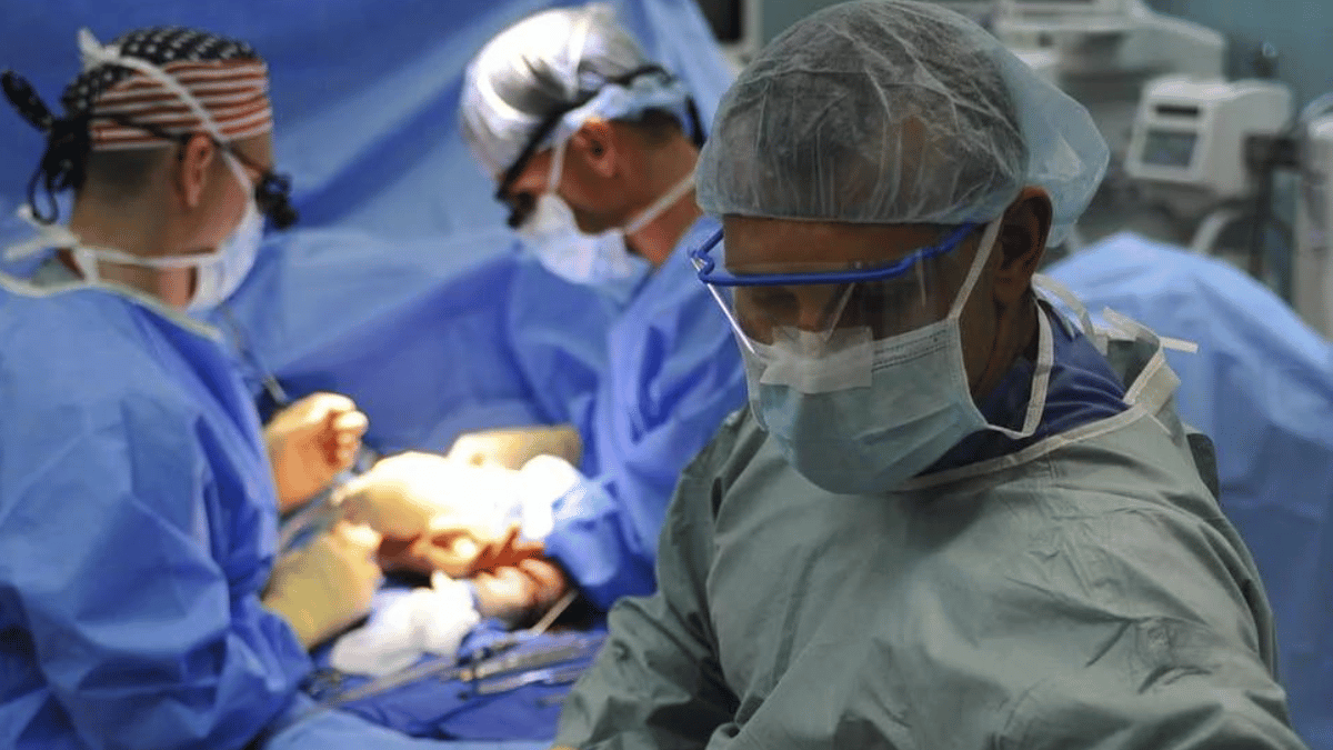 man-recites-hanuman-chalisa-plays-piano-during-brain-surgery-at-aiims-bhopal-video-goes-viral-watch