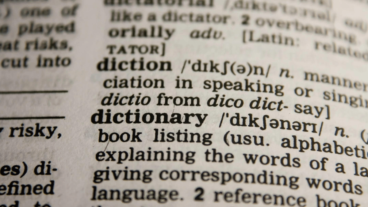 English (Source: Pexels)
