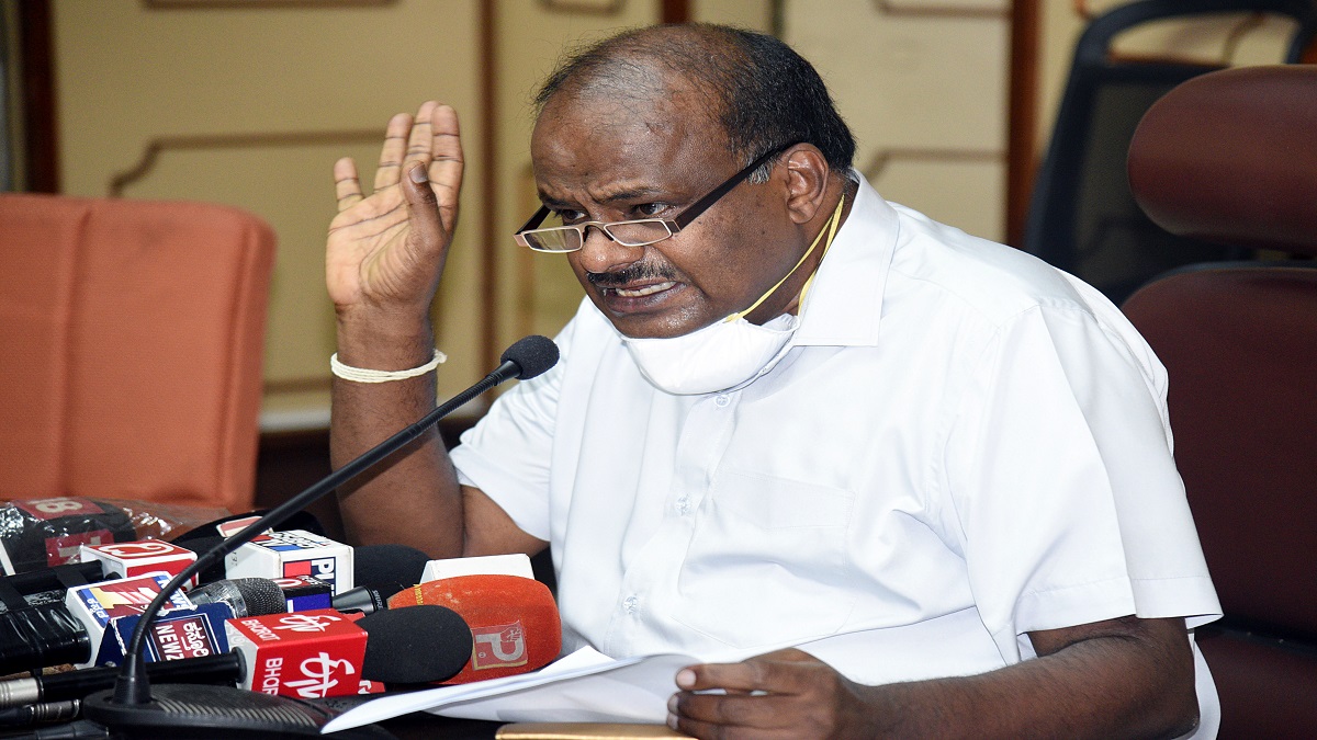 karnataka-hd-kumaraswamy-booked-for-electricity-theft-during-diwali-ex-cm-clarifies