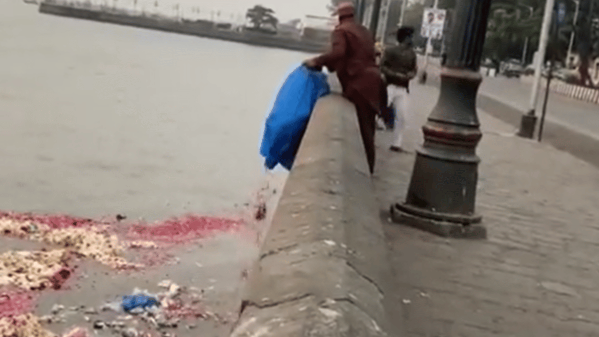 video-of-man-dumping-trash-at-gateway-of-india-goes-viral-bmc-fines-rs10000