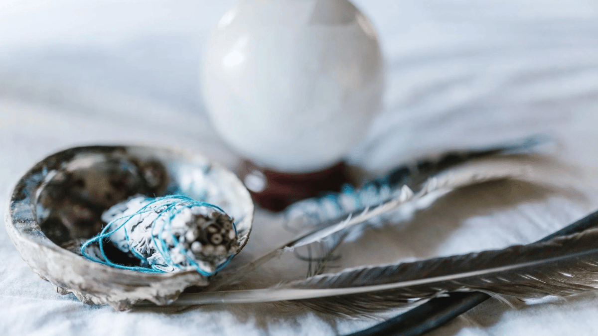 angel-number-111-meaning-what-does-it-mean-know-what-it-says-about-your-future-career-love-life