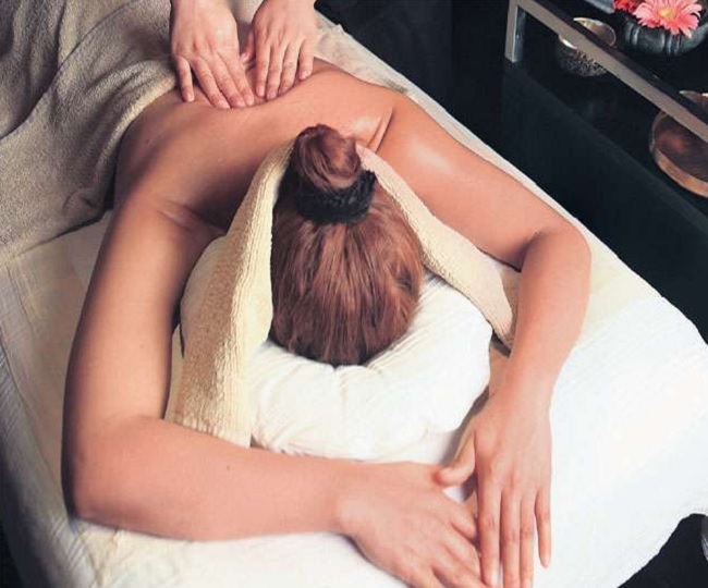 agra-news-illegal-spa-centre-runs-prostitution-racket-right-under-nose-of-officials-video-goes-viral