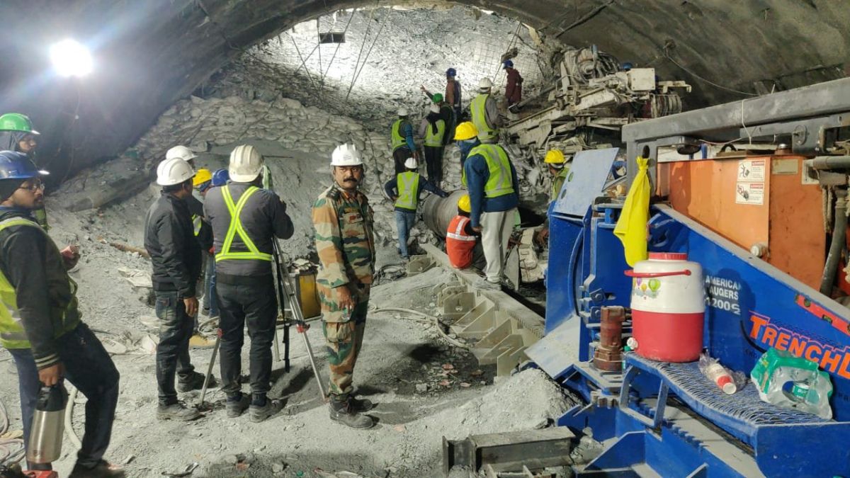 Uttarkashi: NDRF Team Enters Silkyara Tunnel; 41-Bed Hospital Ready For ...