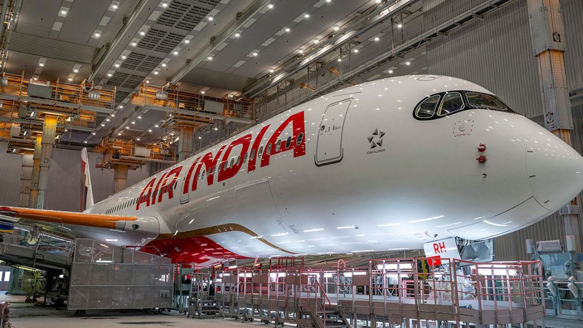 air-india-pilot-himanil-kumar-37-years-old-declared-medically-fit-for-flying-dies-by-heart-attack-at-igi-airport-new-delhi-news