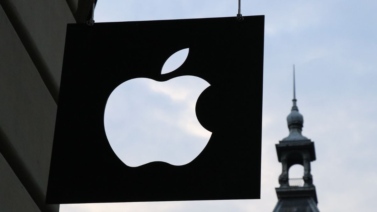 apple-ios-17-2-upcoming-update-may-allow-users-to-install-apps-from-sources-other-than-app-store