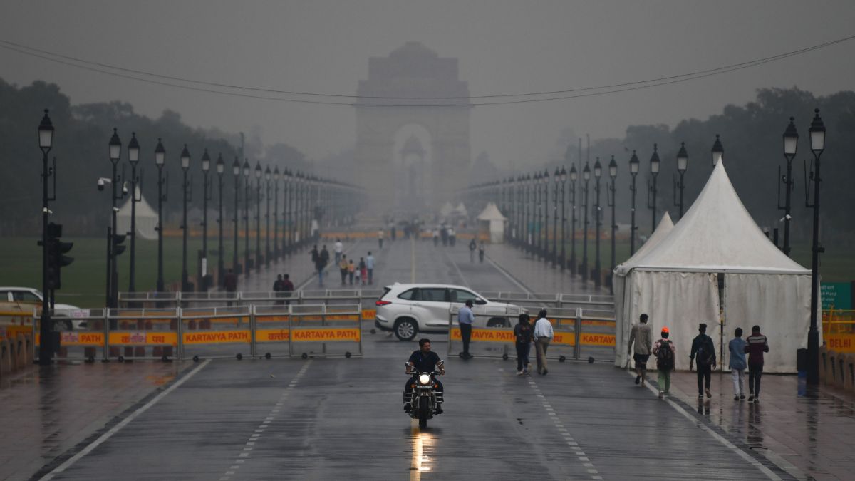 Delhi Breathes As Light Rain Showers Bring Respite From Severe Smog Aqi Dips To 339 Ahead Of 8883