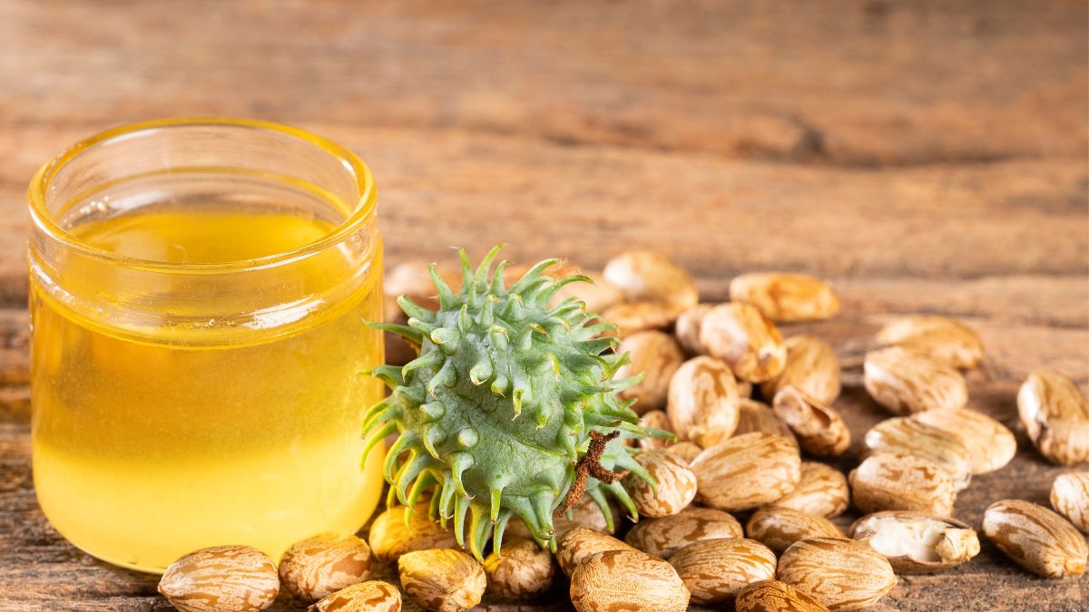 5 Advantages Of Massaging Hair With Castor Oil