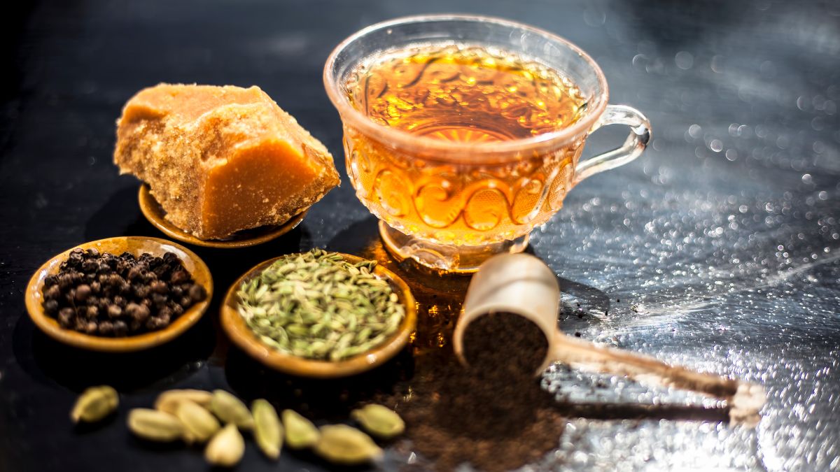 5-uncommon-benefits-of-drinking-jaggery-tea-in-the-morning