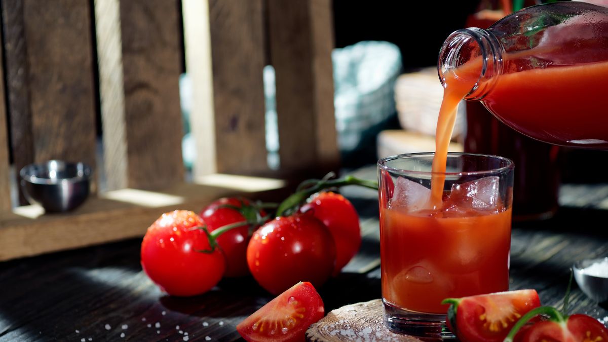 5 Benefits Of Drinking Tomato Juice For Overall Health