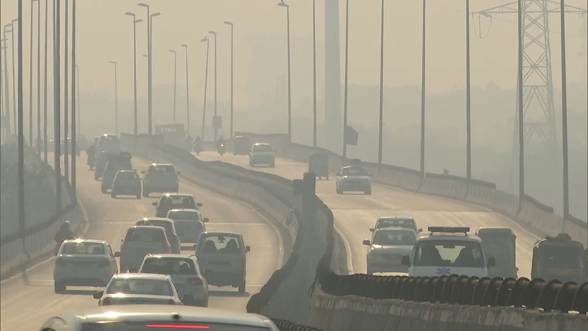 delhi-air-pollution-aqi-remains-severe-in-ncr-people-complain-of-breathing-issues-despite-aaps-winter-action-plan-grap-key-points