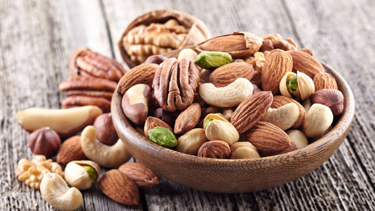 5-dry-fruits-that-help-in-controlling-uric-acid-levels