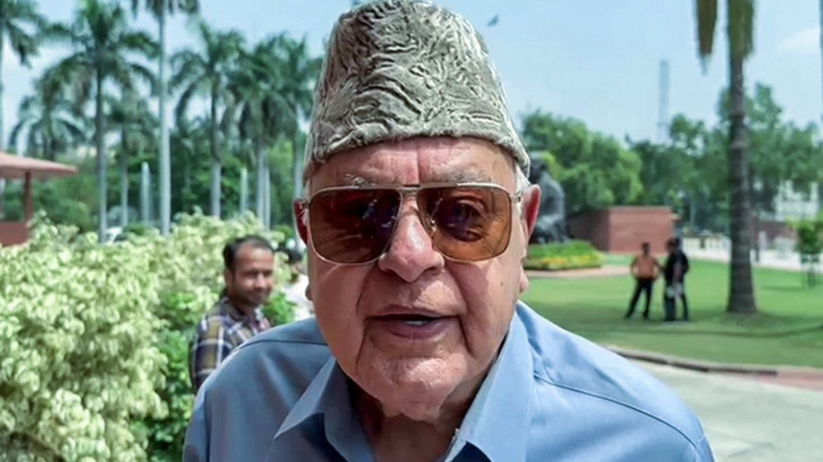 let-opposition-survive-farooq-abdullah-takes-dig-at-bjp-over-ed-raids-mahadev-betting-app-bhupesh-baghel-508-crore-election-news-updates